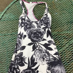 Lululemon tank top good condition